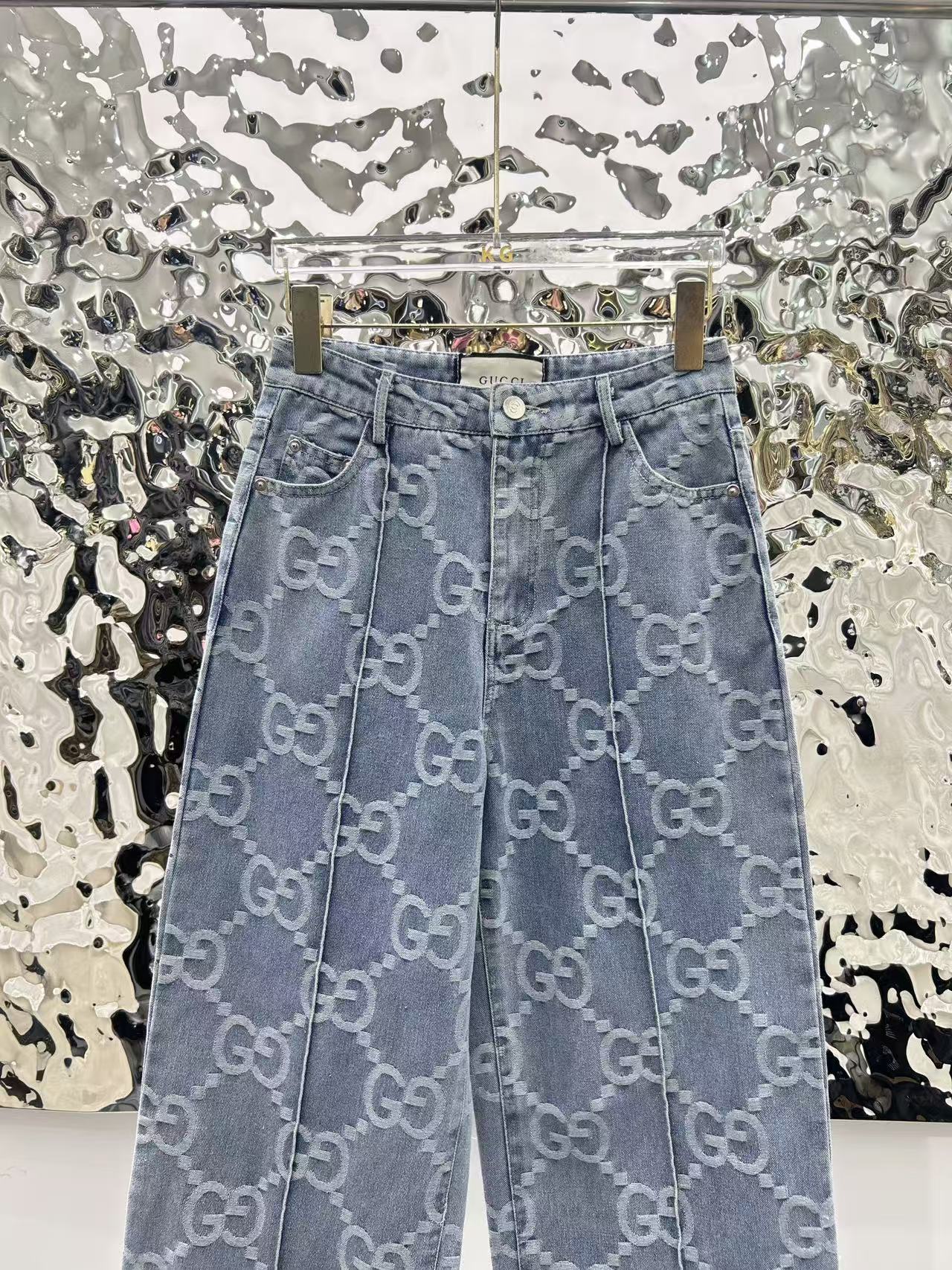 Gucci-Jeans-Set – Stylish-2-Piece-Denim-Outfit.jpg