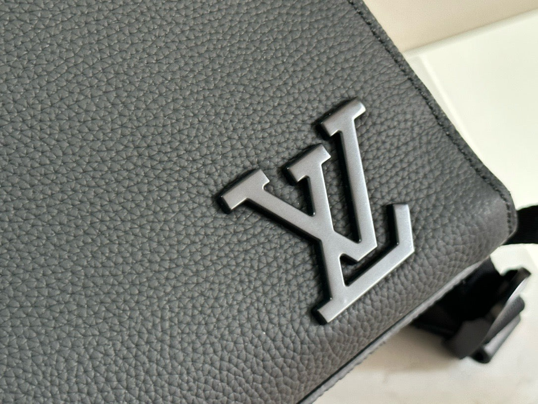 Unique Louis Vuitton Men’s Leather Backpack – Sleek & Modern | Luxury Designer Bag