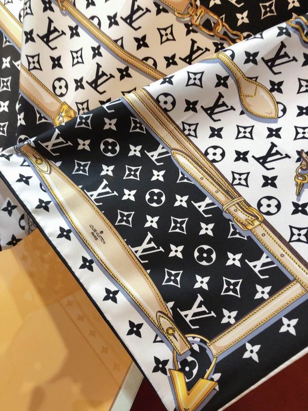 Unique Louis Vuitton Women’s Silk Scarf – Elegant Luxury Accessory